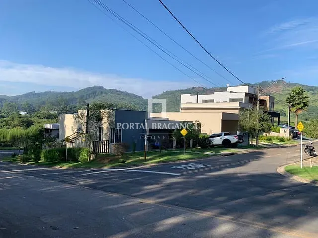 Casa com 542m² 4 quartos e 5 banheiros, à venda, no bairro Condomínio Residencial Campos do Conde em Bragança Paulista