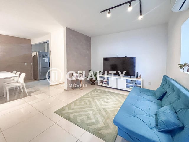 Casa com 252m² 4 quartos e 2 banheiros, à venda, no bairro Parque Araxá em Fortaleza