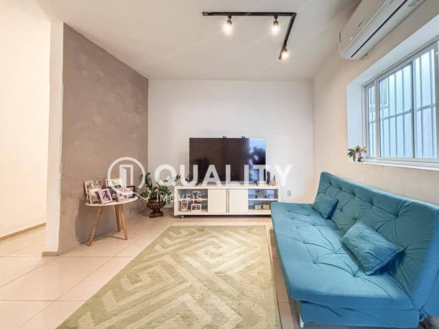 Casa com 252m² 4 quartos e 2 banheiros, à venda, no bairro Parque Araxá em Fortaleza