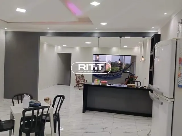 Casa com 240m² 2 quartos e 2 banheiros, à venda, no bairro Vila Palácios em Campinas