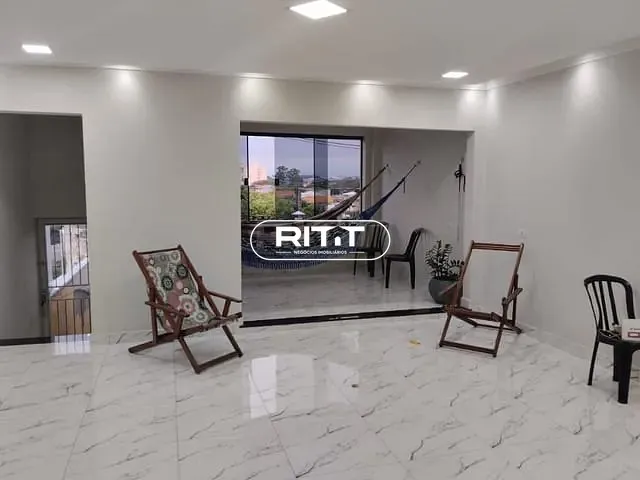 Casa com 240m² 2 quartos e 2 banheiros, à venda, no bairro Vila Palácios em Campinas