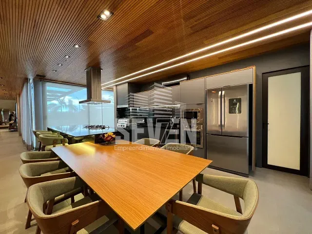 Casa com 450m² 3 quartos e 4 banheiros, à venda, no bairro Vila Aviação em Bauru