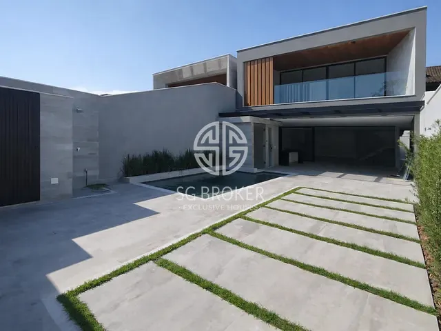 Casa com 450m² 5 quartos e 5 banheiros, à venda ou para alugar, no bairro Barra da Tijuca em Rio de Janeiro