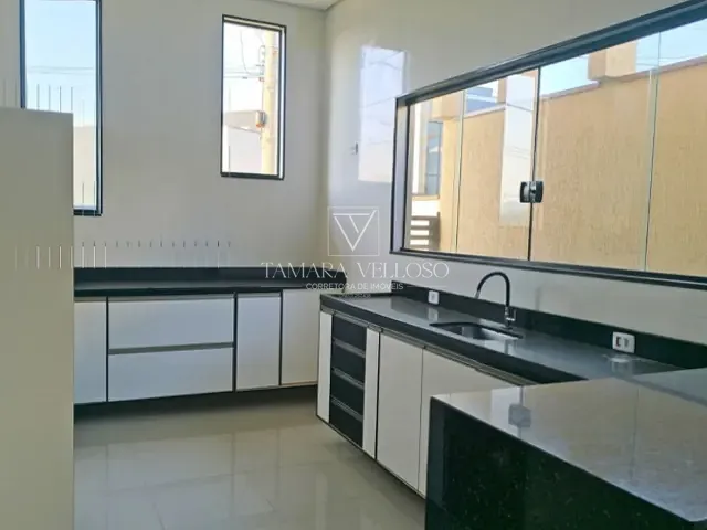 Casa com 300m² 3 quartos e 4 banheiros, à venda, no bairro Residencial Veneza I em Mogi das Cruzes