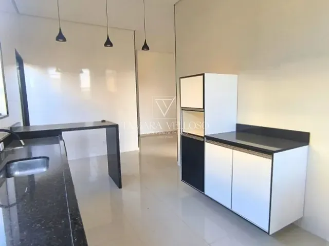 Casa com 300m² 3 quartos e 4 banheiros, à venda, no bairro Residencial Veneza I em Mogi das Cruzes