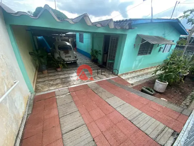 Casa com 300m² 3 quartos e 3 banheiros, à venda, no bairro Copacabana Residencial em Maringá