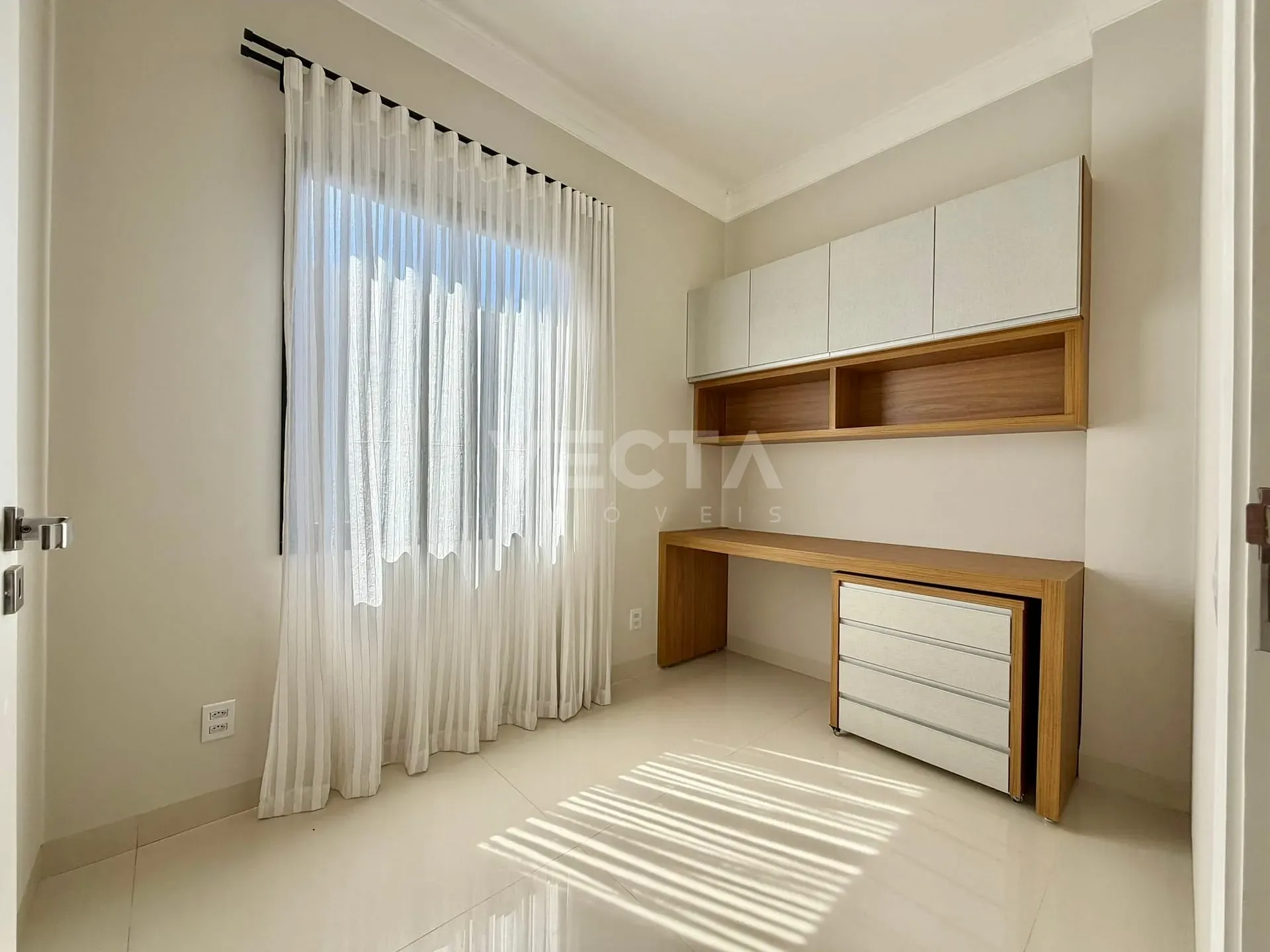 Casa, 3 quartos, 207 m² - Foto 2