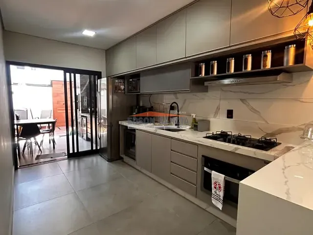 Casa 3 quartos e 3 banheiros, à venda ou para alugar, no bairro Residencial Horto Florestal Villagio em Sorocaba