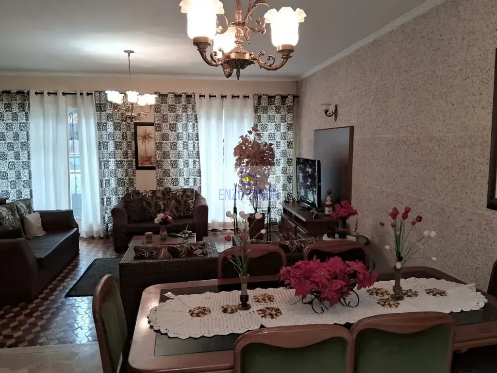 Casa, 3 quartos, 206 m² - Foto 1