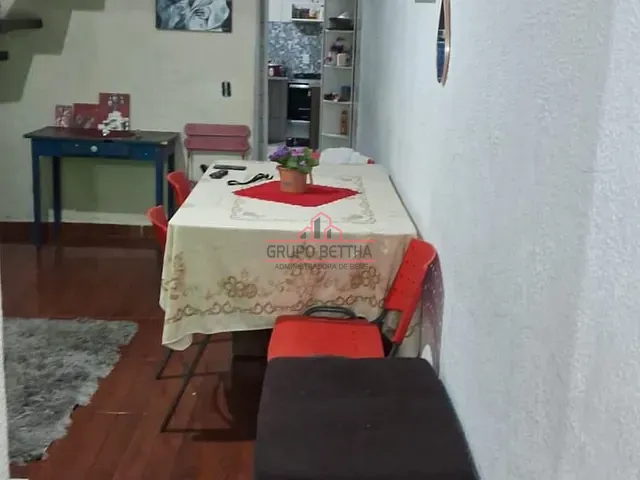 Casa 2 quartos e 2 banheiros, à venda, no bairro Jardim Tupanci em Barueri