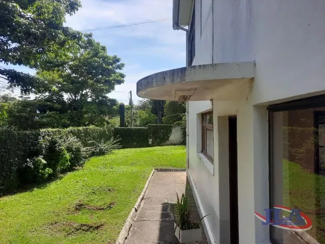 Prédio com 840m², à venda, no bairro São Lourenço em Curitiba
