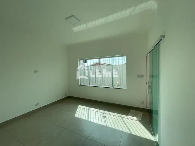 Casa com 300m² 3 quartos e 3 banheiros, à venda, no bairro Jardim São Domingos em Mococa