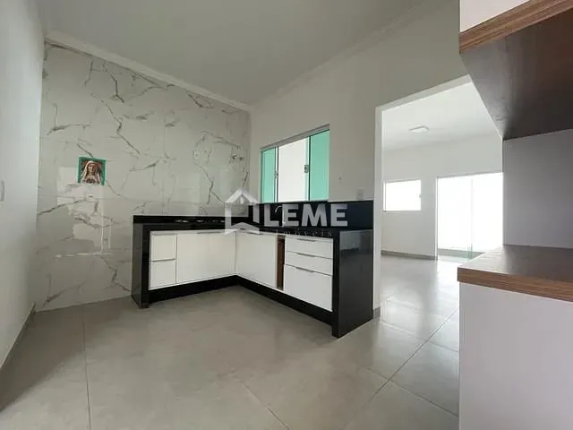 Casa com 300m² 3 quartos e 3 banheiros, à venda, no bairro Jardim São Domingos em Mococa