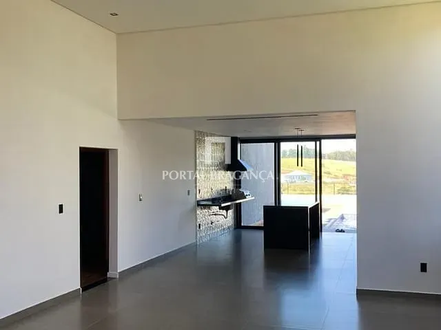 Casa com 455m² 3 quartos e 4 banheiros, à venda, no bairro Condomínio Residencial Campos do Conde em Bragança Paulista