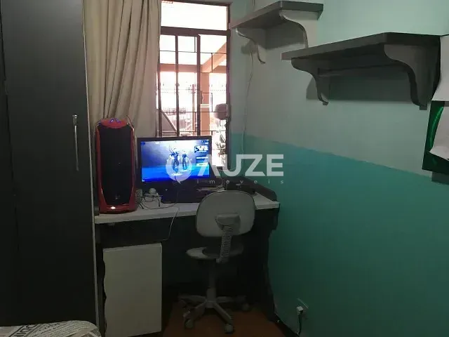 Casa com 130m² 3 quartos e 2 banheiros, à venda, no bairro Xaxim em Curitiba