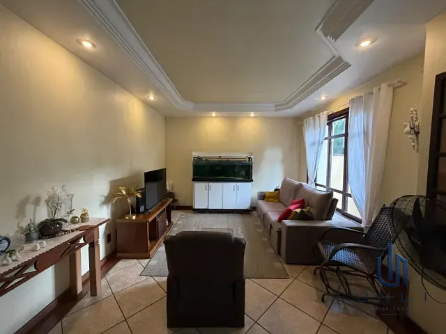 Casa 6 quartos e 4 banheiros, à venda, no bairro Jardim Belvedere em Volta Redonda