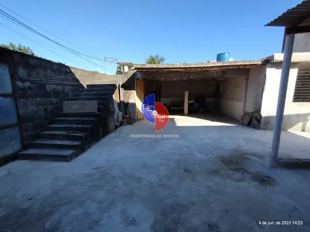 Casa com 360m² 1 quarto e 1 banheiro, à venda, no bairro Praia do Imperador  (Praia de Mauá) em Magé