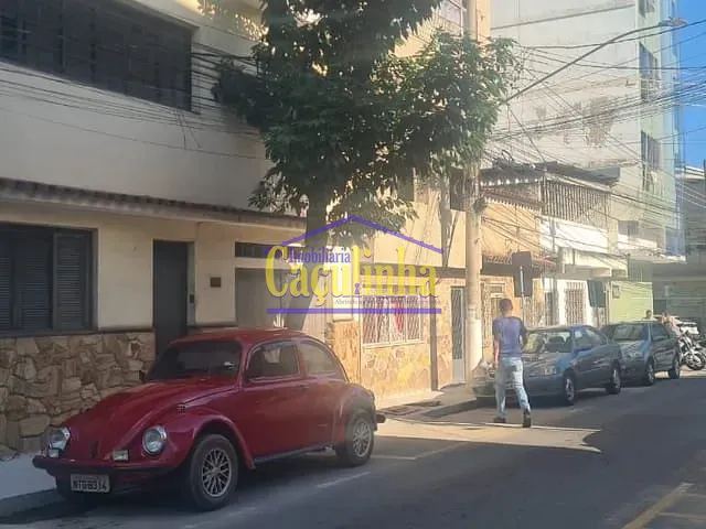 Casa com 180m² 3 quartos e 3 banheiros, à venda ou para alugar, no bairro Centro em Barra do Piraí