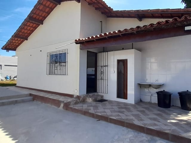 Casa com 600m² 4 quartos e 2 banheiros, à venda, no bairro Parque Balneário São Francisco em Cabo Frio