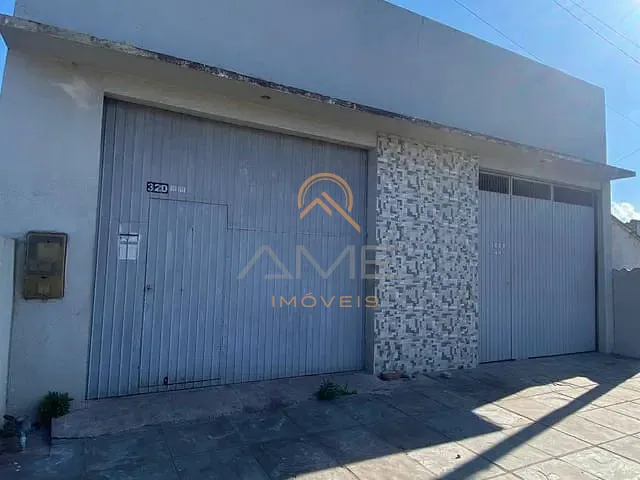 Casa 3 quartos e 2 banheiros, à venda, no bairro Três Vendas em Pelotas