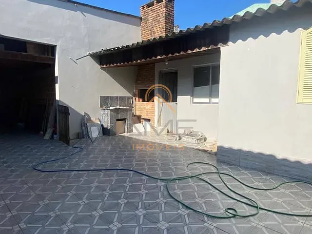Casa 3 quartos e 2 banheiros, à venda, no bairro Três Vendas em Pelotas