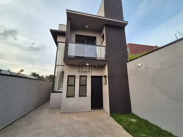 Sobrado 3 quartos e 3 banheiros, à venda, no bairro Vila Suissa em Mogi das Cruzes