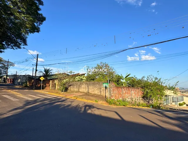 Casa com 340m² 3 quartos e 2 banheiros, à venda, no bairro Vila Santa Rosa em Apucarana