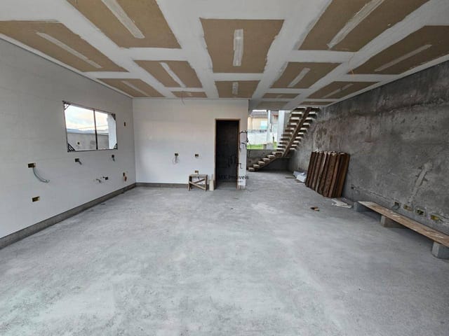 Casa 3 quartos e 1 banheiro, à venda, no bairro Porteira Preta em Mogi das Cruzes