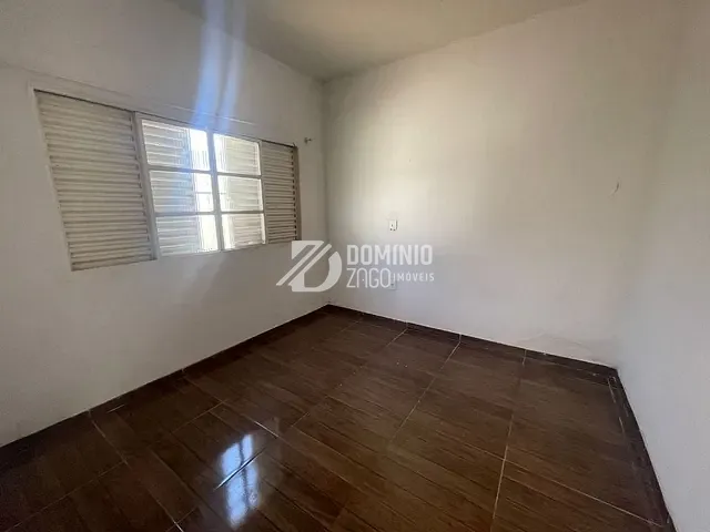 Casa com 88m² 2 quartos e 1 banheiro, para alugar, no bairro Conjunto Costa Telles II em Uberaba