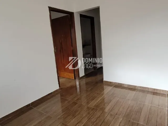 Casa com 88m² 2 quartos e 1 banheiro, para alugar, no bairro Conjunto Costa Telles II em Uberaba