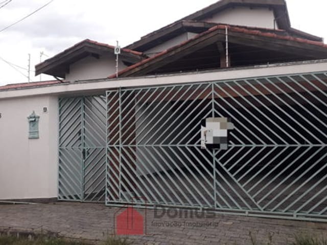 Casa com 300m², à venda, no bairro Centro em Pindamonhangaba