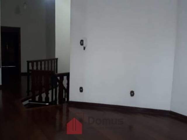 Casa com 300m², à venda, no bairro Centro em Pindamonhangaba