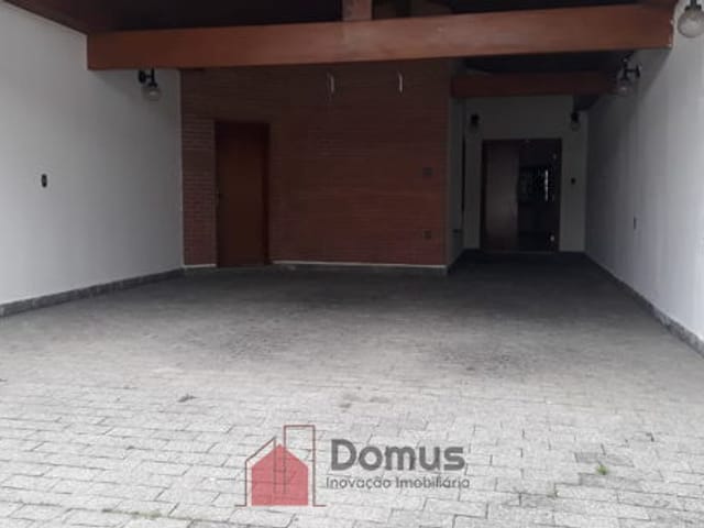 Casa com 300m², à venda, no bairro Centro em Pindamonhangaba