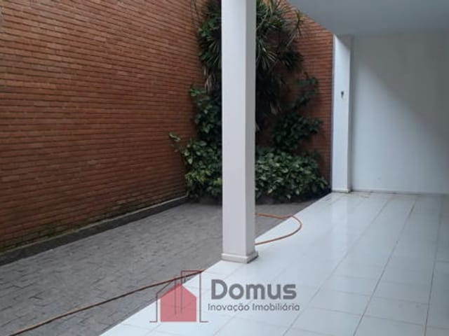 Casa com 300m², à venda, no bairro Centro em Pindamonhangaba