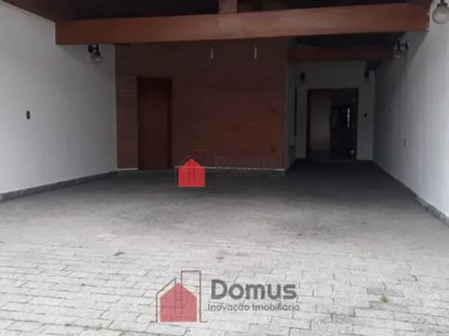 Casa com 300m², à venda, no bairro Centro em Pindamonhangaba