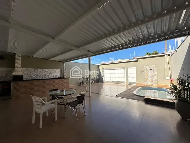 Casa com 258m² 3 quartos e 2 banheiros, à venda, no bairro Terras de Santa Bárbara em Santa Bárbara D'Oeste