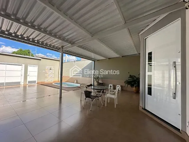 Casa com 258m² 3 quartos e 2 banheiros, à venda, no bairro Terras de Santa Bárbara em Santa Bárbara D'Oeste