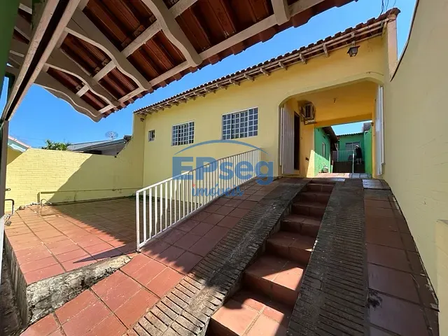 Casa com 250m² 3 quartos e 2 banheiros, à venda, no bairro Jardim São Francisco de Assis em Londrina