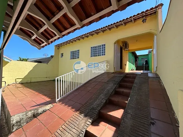 Casa com 250m² 3 quartos e 2 banheiros, à venda, no bairro Jardim São Francisco de Assis em Londrina