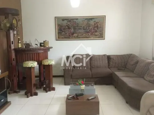 Casa 2 quartos e 1 banheiro, à venda, no bairro Areal em Pelotas