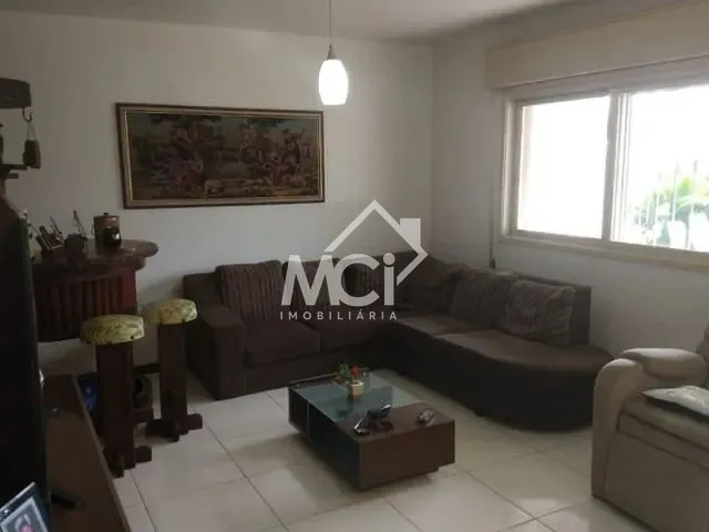 Casa 2 quartos e 1 banheiro, à venda, no bairro Areal em Pelotas