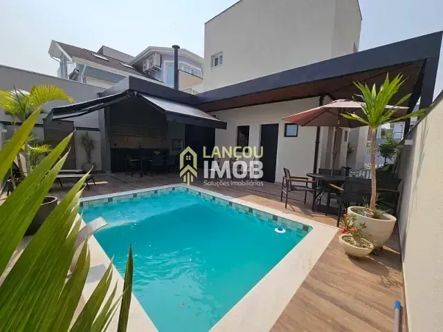Casa com 250m² 3 quartos e 4 banheiros, à venda, no bairro Ermida em Jundiaí