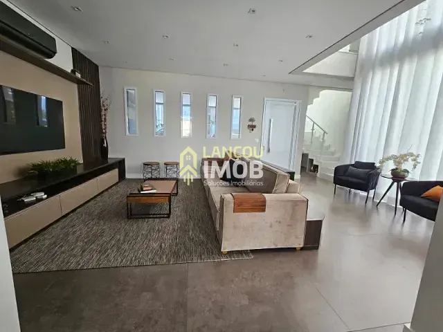 Casa com 250m² 3 quartos e 4 banheiros, à venda, no bairro Ermida em Jundiaí
