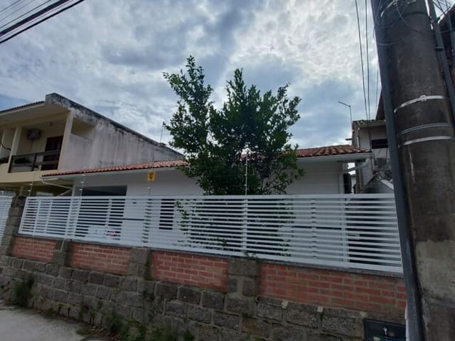 Casa com 284m², à venda, no bairro Canasvieiras em Florianópolis