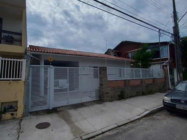 Casa com 284m², à venda, no bairro Canasvieiras em Florianópolis