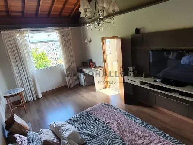 Casa com 470m² 4 quartos e 3 banheiros, à venda, no bairro Morro Chic em Itajubá