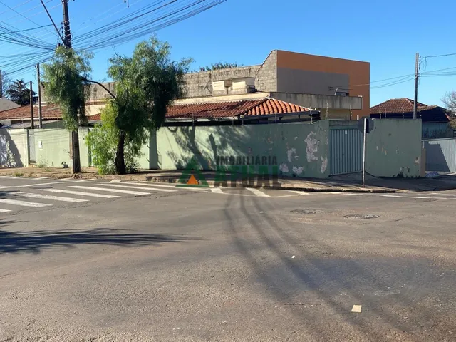 Casa com 227m² 3 quartos e 1 banheiro, à venda, no bairro VILA FILIPIN em Londrina