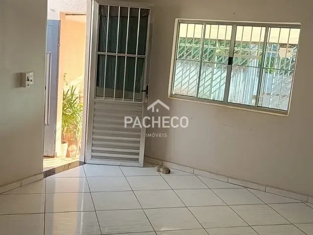 Casa 3 quartos e 2 banheiros, à venda, no bairro Conjunto Habitacional Santa Terezinha em Santa Bárbara D'Oeste