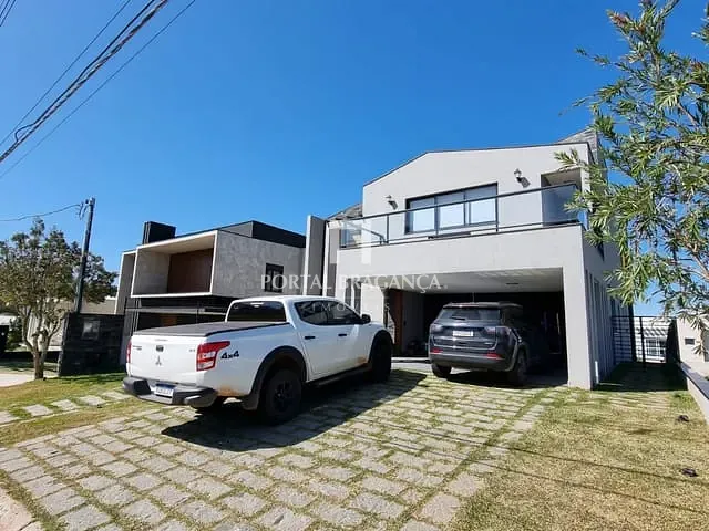 Casa com 455m² 3 quartos e 5 banheiros, à venda, no bairro Condomínio Residencial Campos do Conde em Bragança Paulista