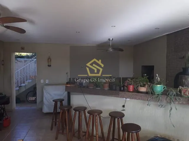 Casa com 1000m² 4 quartos e 4 banheiros, à venda, no bairro Recanto das Canjaranas em Vinhedo